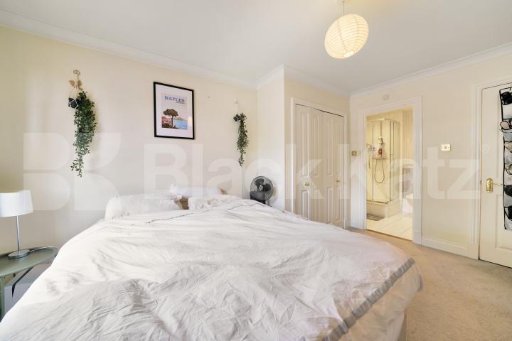 Boasting size, quality & location Bentham House.Falmouth Road, Borough/London Bridge